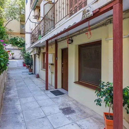 Dreamy Cove, Artistic Hideaway Near Floisvos 1bd Apartment *